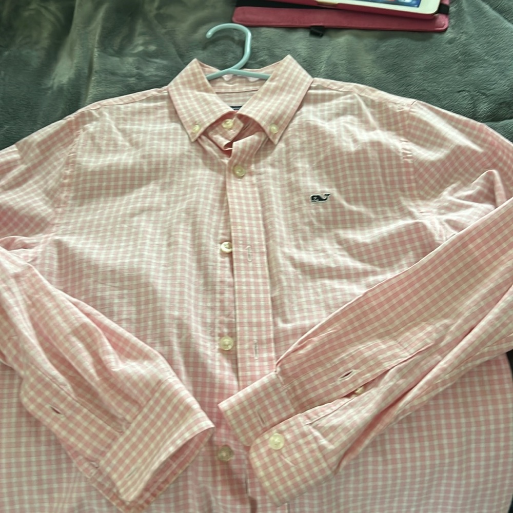 vineyard vines boys button down in like new condition- worn once